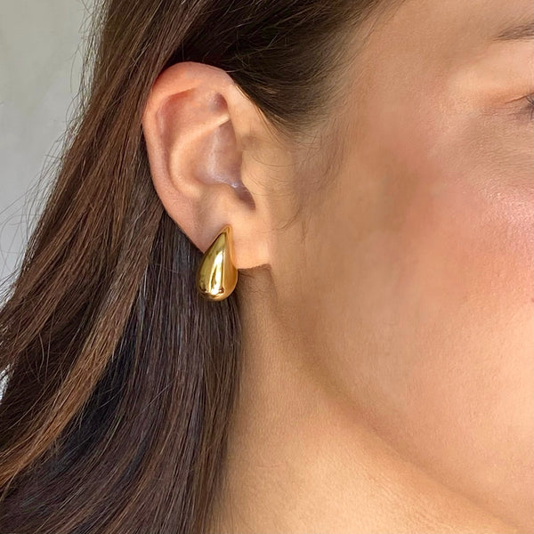 GOLD TEARDROP STUD